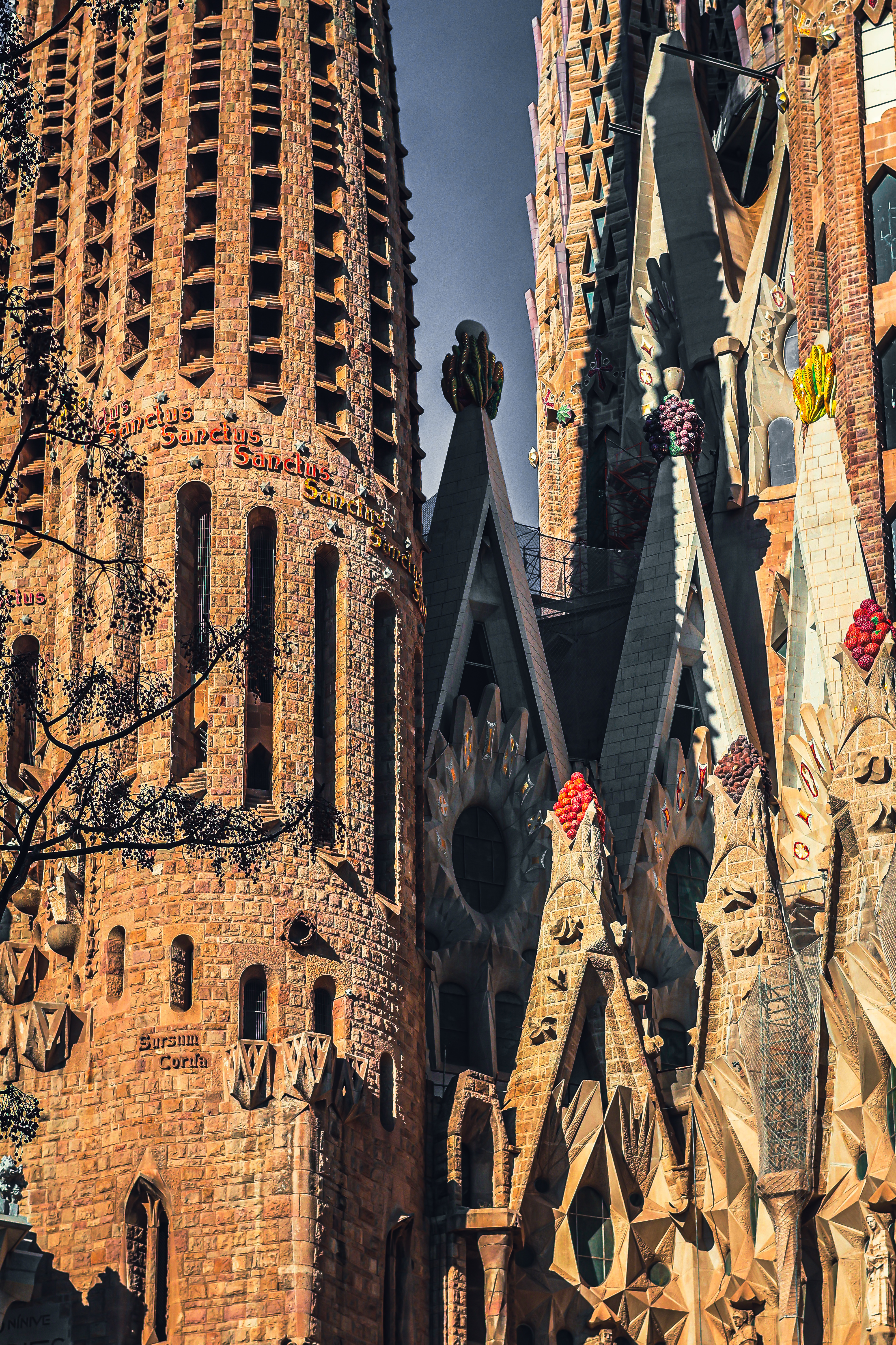 Barcelona Heat — sensual street photography with cinematic contrast